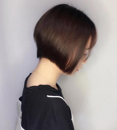 脖子后碎发怎么清理 脖子后面碎发剪了