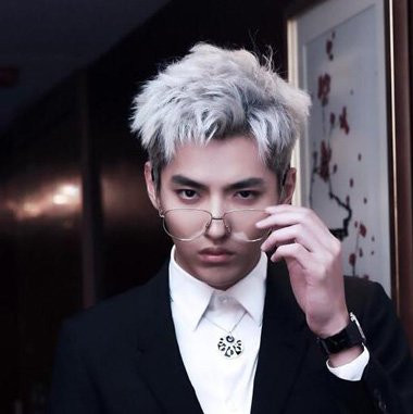 吴亦凡铲青发型怎么弄 如何给自己理铲青发