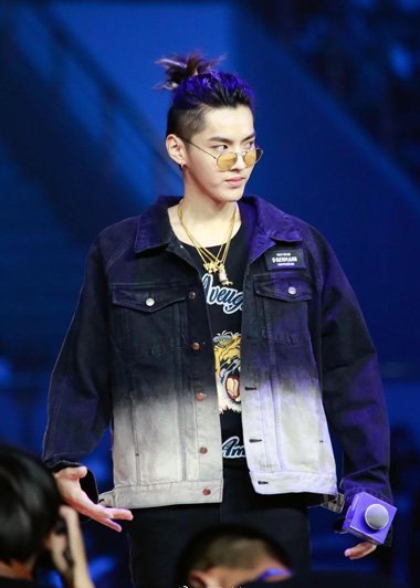 吴亦凡铲青发型怎么弄 如何给自己理铲青发