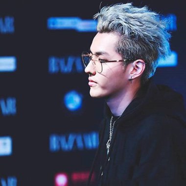 吴亦凡铲青发型怎么弄 如何给自己理铲青发