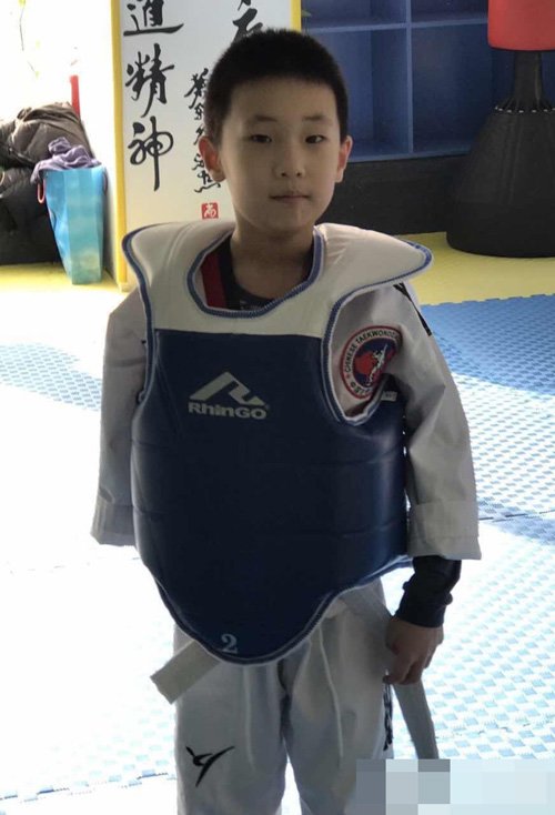 8-9岁男儿童短头造型图片 阳光有个性的孩子短发赏析