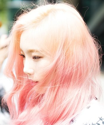 ǳź��ɫͷ����ɫ�ÿ��� Ů��ź��ɫͷ����Ƭ