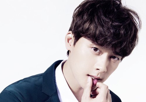 不用自己动手找个适合的发型一点不难 男生怎么梳潮流发型出傻瓜教程