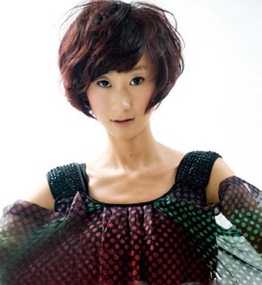 女士短发小花烫不等式 超短发不等式烫发图片