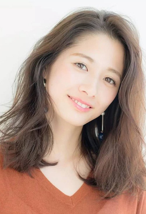 头发少梳什么型好看呢 蓬松慵懒头发最为适合你