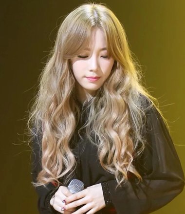 金泰妍why发型怎么烫 金泰妍why发色