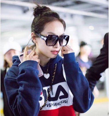 宋茜丸子头露高发际线 宋茜发际线头发多