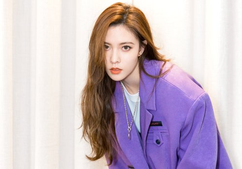 21��Ů��΢���̷��������ţ�ͷ���ٵ������������ر��ʺ��г���MM