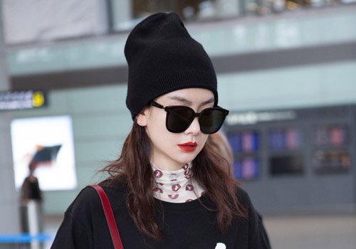 21��Ů��΢���̷��������ţ�ͷ���ٵ������������ر��ʺ��г���MM