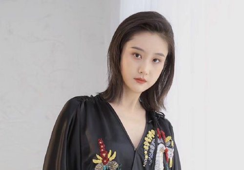 ���˺�ɫ���ȥ�μ���ᷢ����ô�� �д����������Ů�����Ƽ�