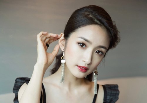 ���˺�ɫ���ȥ�μ���ᷢ����ô�� �д����������Ů�����Ƽ�