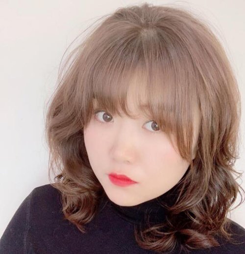 短发烫大螺旋卷优雅时髦 适合30+女士的流行气质短发烫发设计