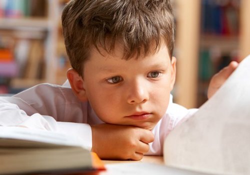 2023年男孩子时尚发型图片大全 五岁男童发型让介意的问题都被pake