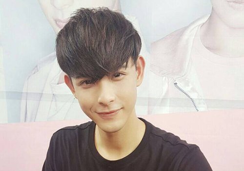 什么发型能让男生也显脸小 男生修颜发型再也不用把小脸排除在外