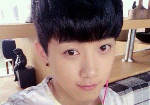 什么发型能让男生也显脸小 男生修颜发型再也不用把小脸排除在外