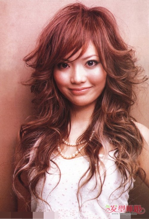 女生长发卷烫头发型图片全集 教你打理出最为时尚洋气卷发发型