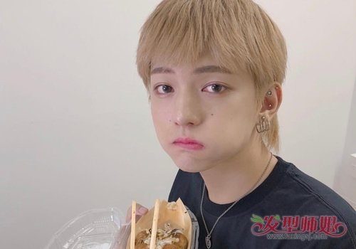 �󵨲������Ⱦͷ����ȻҪǰ�� С������������ʱ��Ⱦ����ɫlook