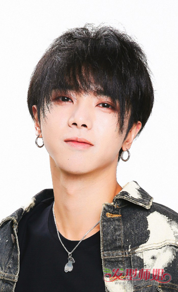 ����ͷ��һ�첻ϴ���� ��ʿ����ͷ����ô����